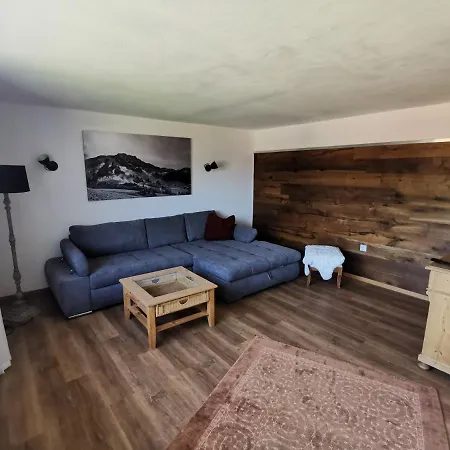 Haus Edelweiss شقة